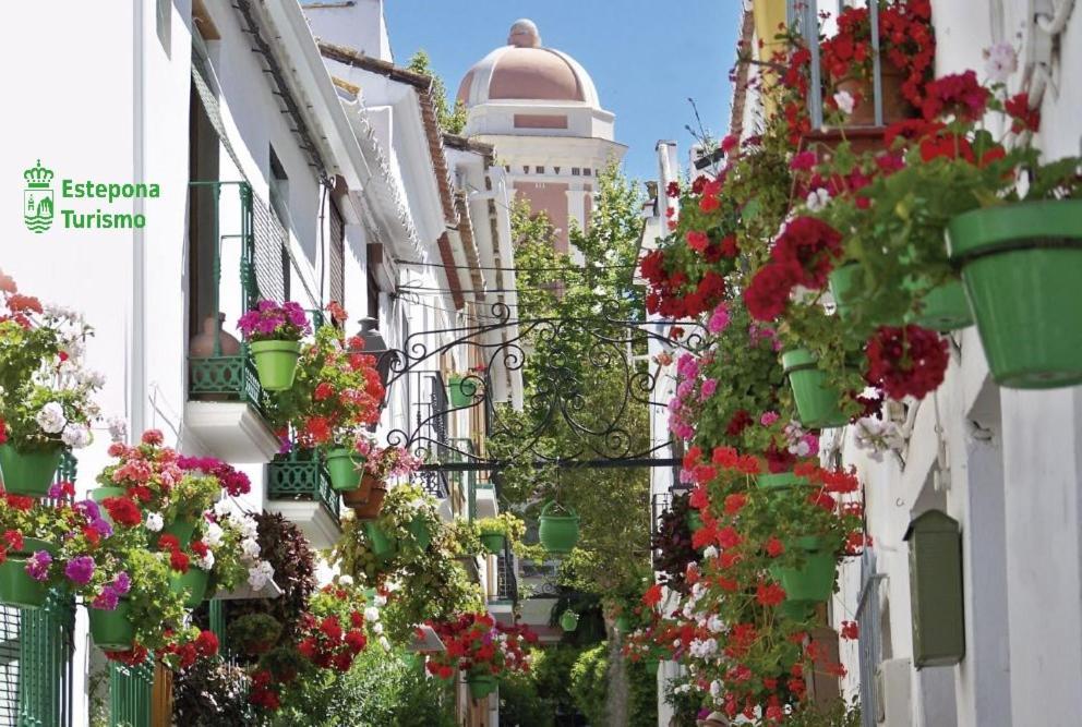 Encantadora Casa En El Corazon De Estepona Bagian luar foto